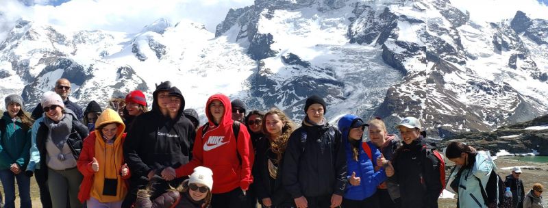 Uczniowie podczas wyjazdu edukacyjnego do Szwajcarii w maju 2022
